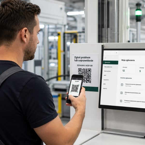 Operator skanuje kod QR w systemie sugestii pracowniczych Cluer
